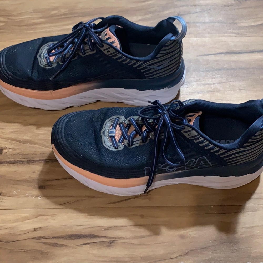 Hoka One Bondi 6